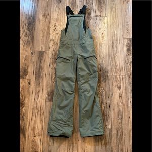 Womens Mountain Hardware Firefall/2 Bibs X-Small/Regular- EXCELLENT CONDITION